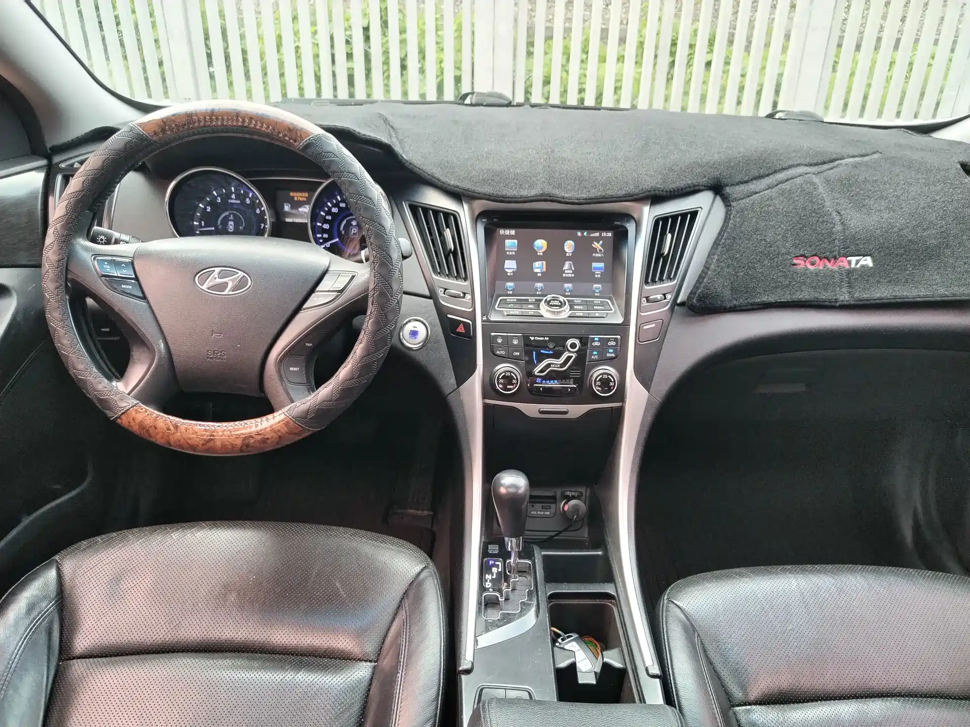 Photo 12 - Hyundai Sonata