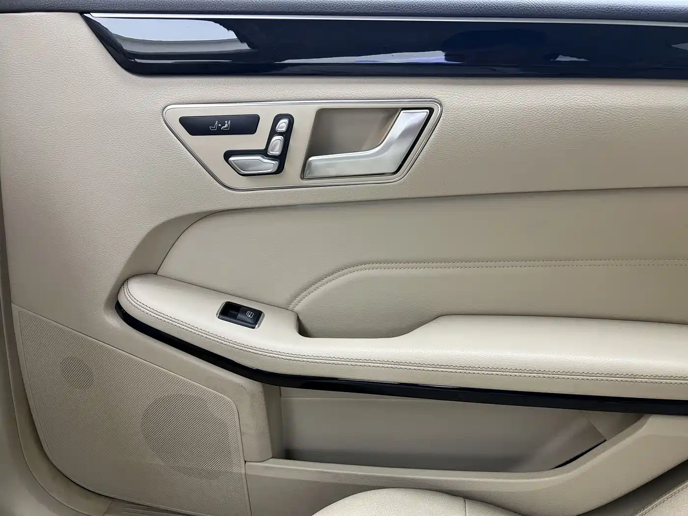 Mercedes-Benz E-Class 2014 E 260 L Sport фото 19