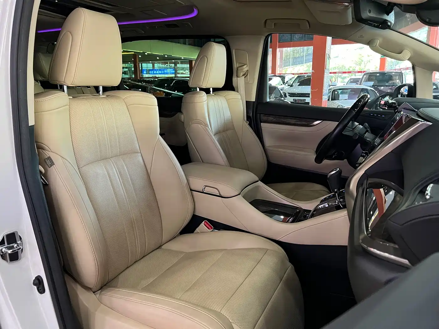 Toyota Vellfire 2021 Crown Hybrid 2.5L HV Premium Edition фото 16