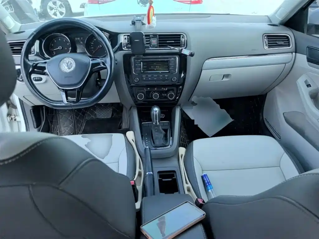 Volkswagen Sagitar 2015 1.6L Automatic Comfort фото 6