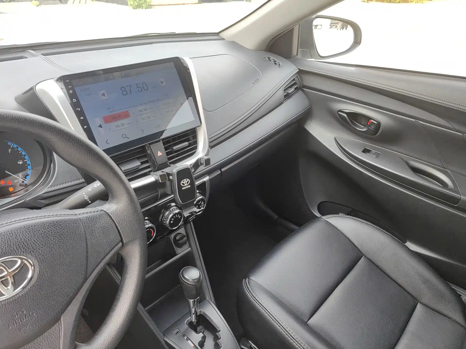 Фото 6 - Toyota YARiS L Zhi Xiang