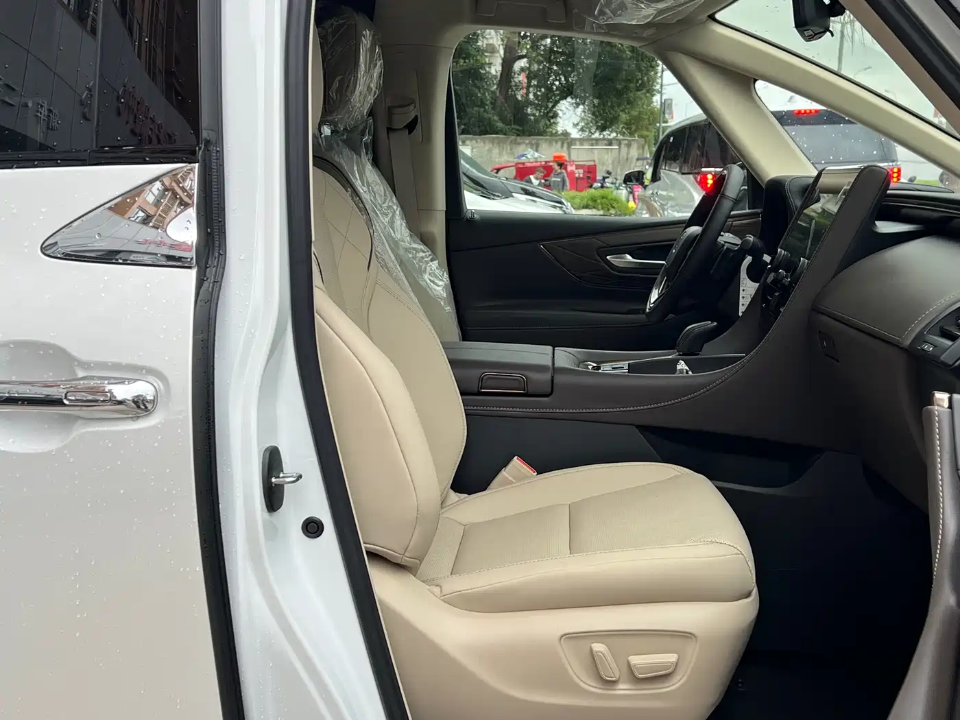 Toyota Vellfire 2024 Crown Hybrid 2.5L Premium Edition фото 6