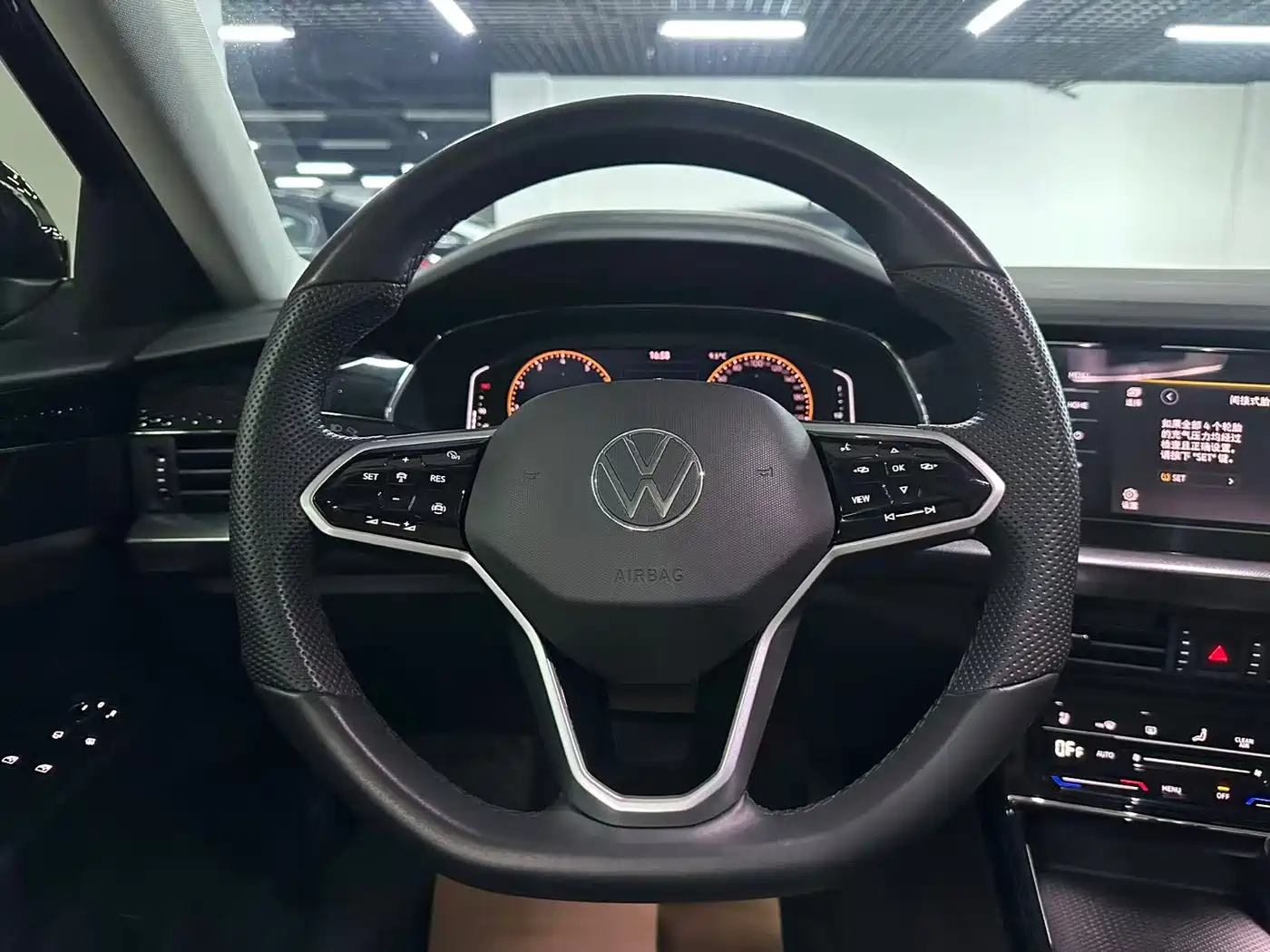 Volkswagen Passat 2024 380TSI Elite Edition фото 10