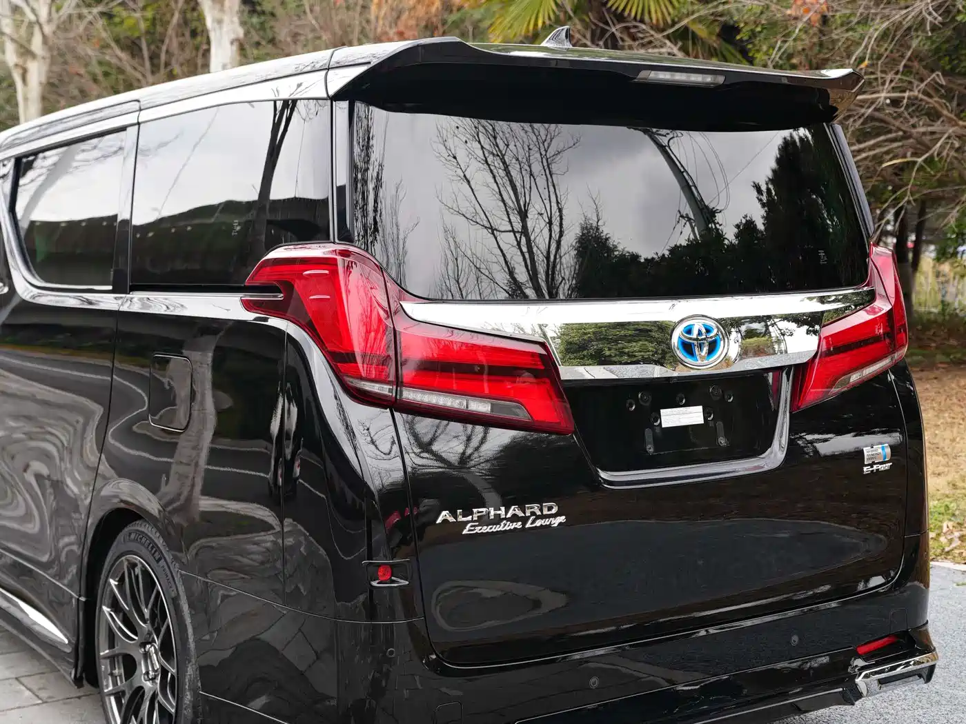 Toyota Alphard 2020 Hybrid 2.5L Premium Edition фото 8