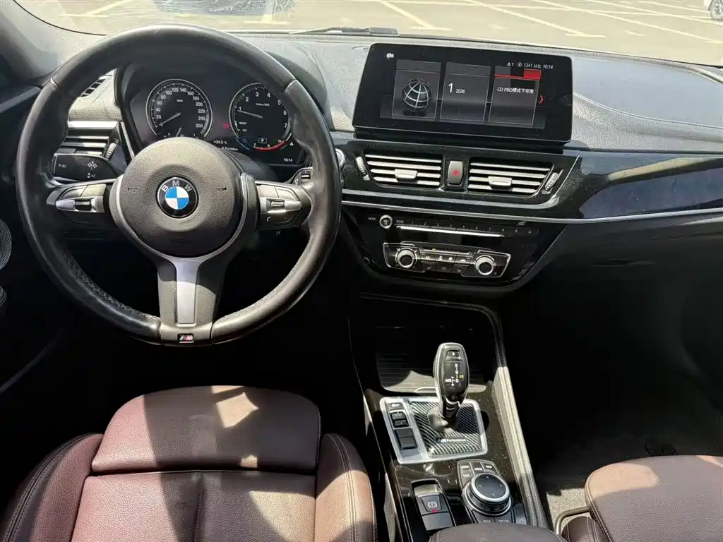 BMW 1 Series 2022 120i M Sport Shadow Edition фото 12