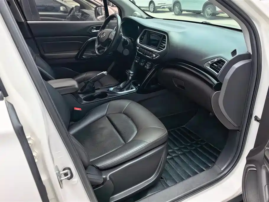 GAC Trumpchi Trumpchi GS4 2015 200T G-DCT Luxury Edition фото 8