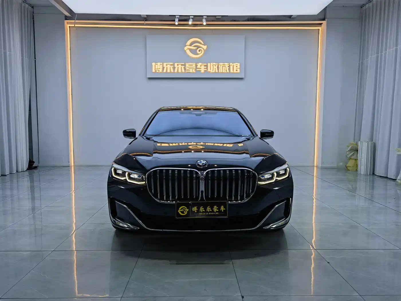 BMW 7 Series 2019 Facelift M760Li xDrive V12 Luxury Package фото 2