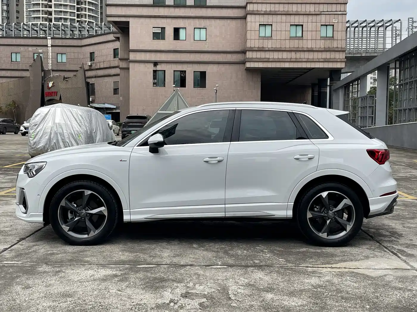 Audi Q3 2020 35 TFSI Fashion Dynamic фото 23