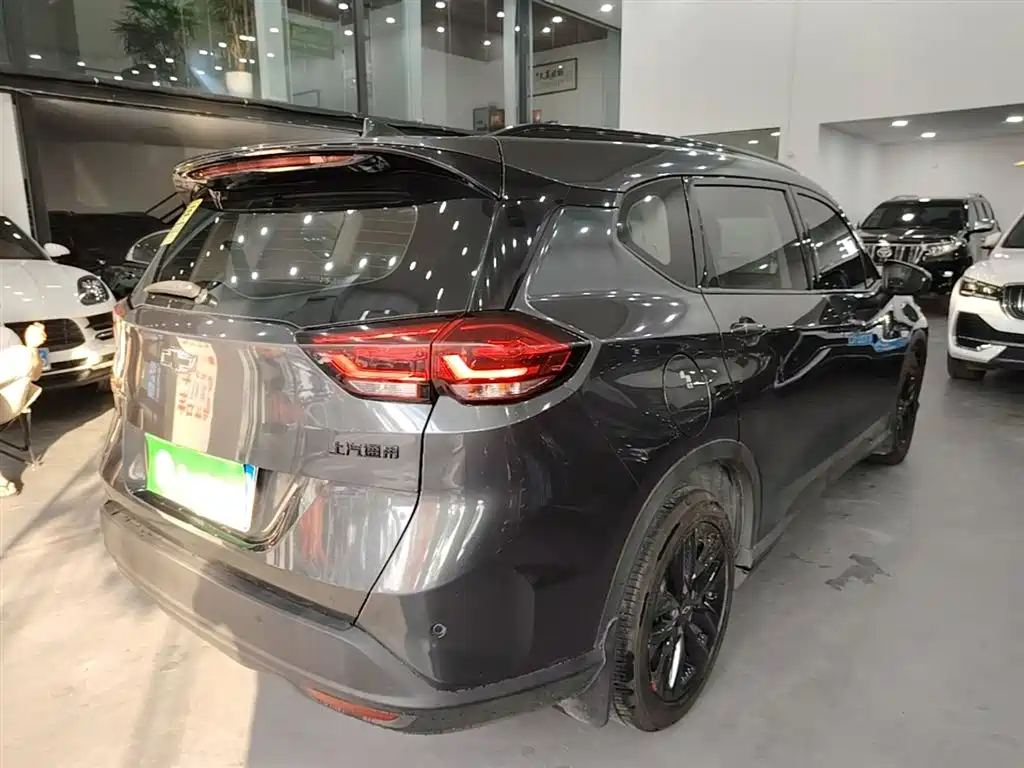 Chevrolet Volando 2018 Redline 530T Auto Premium Edition (5+2 seater) China V фото 5