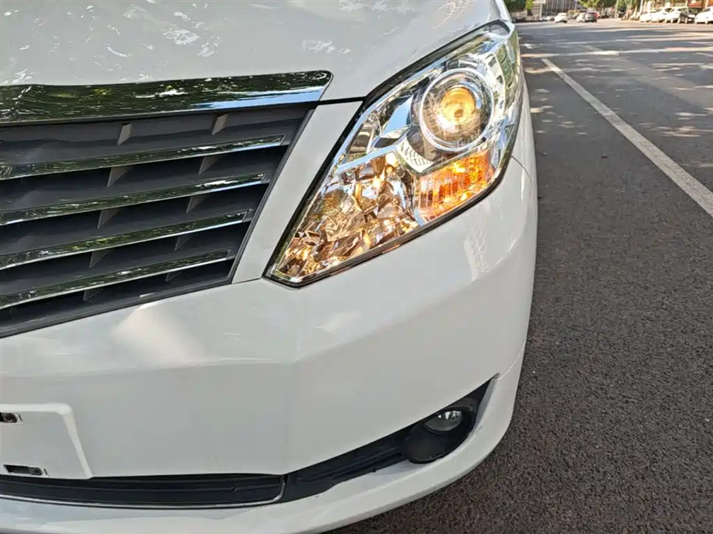 Dongfeng Fengxing Lingzhi PLUS 2022 2021 Wagon 2.0L Manual Luxury 7-Seater