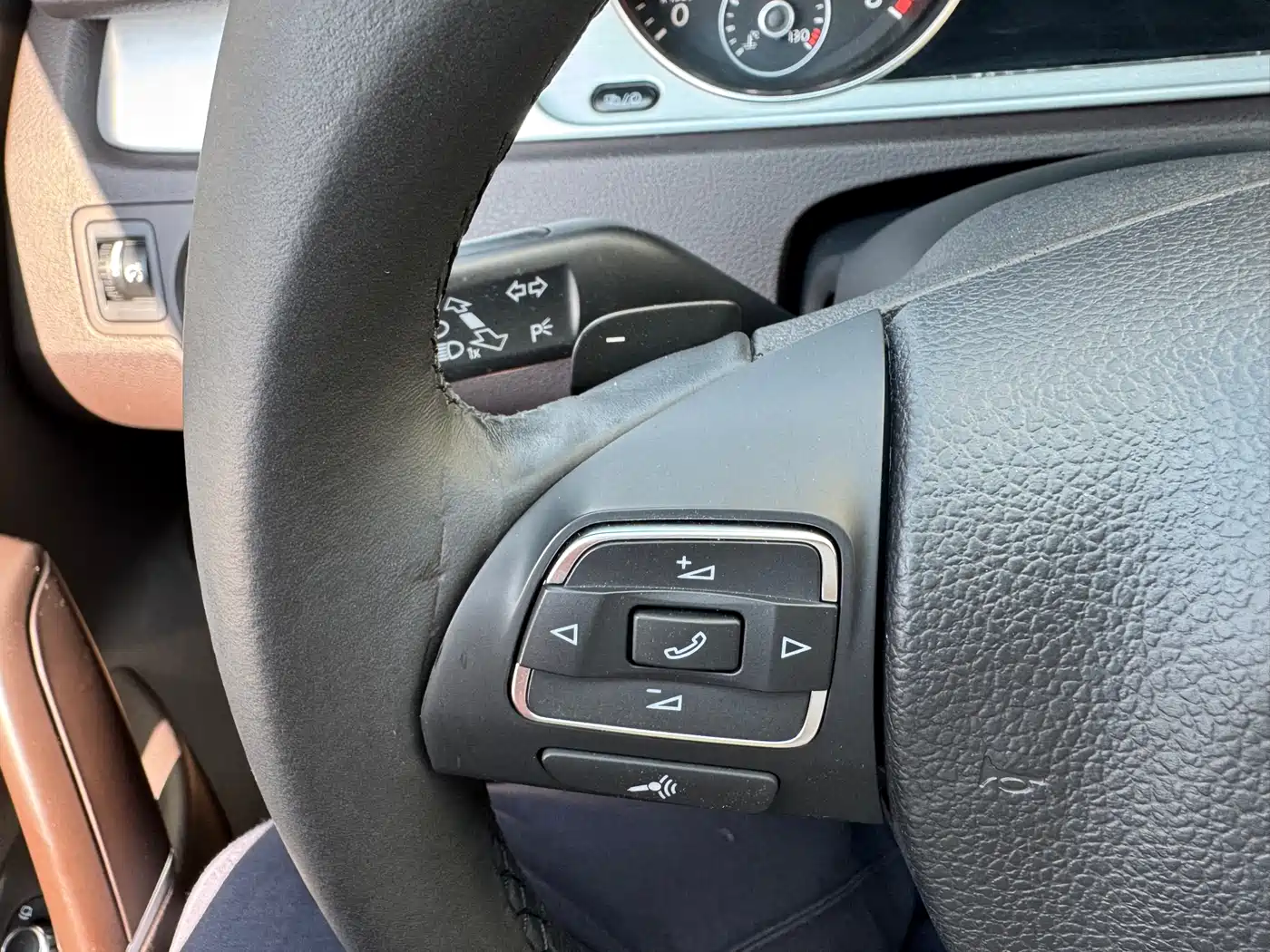 Volkswagen FAW-Volkswagen CC 2016 Model 1.8TSI Luxury фото 37