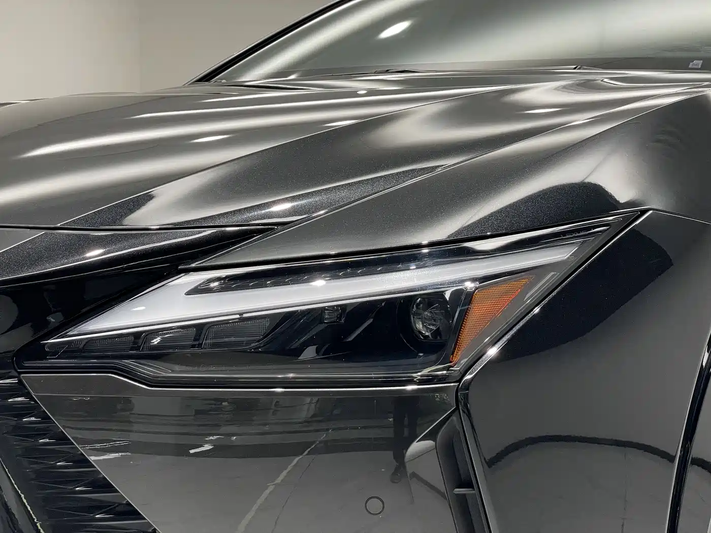 Lexus RZ 2023 450e 4WD Premium фото 8