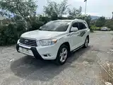Photo 1 - Toyota Highlander
