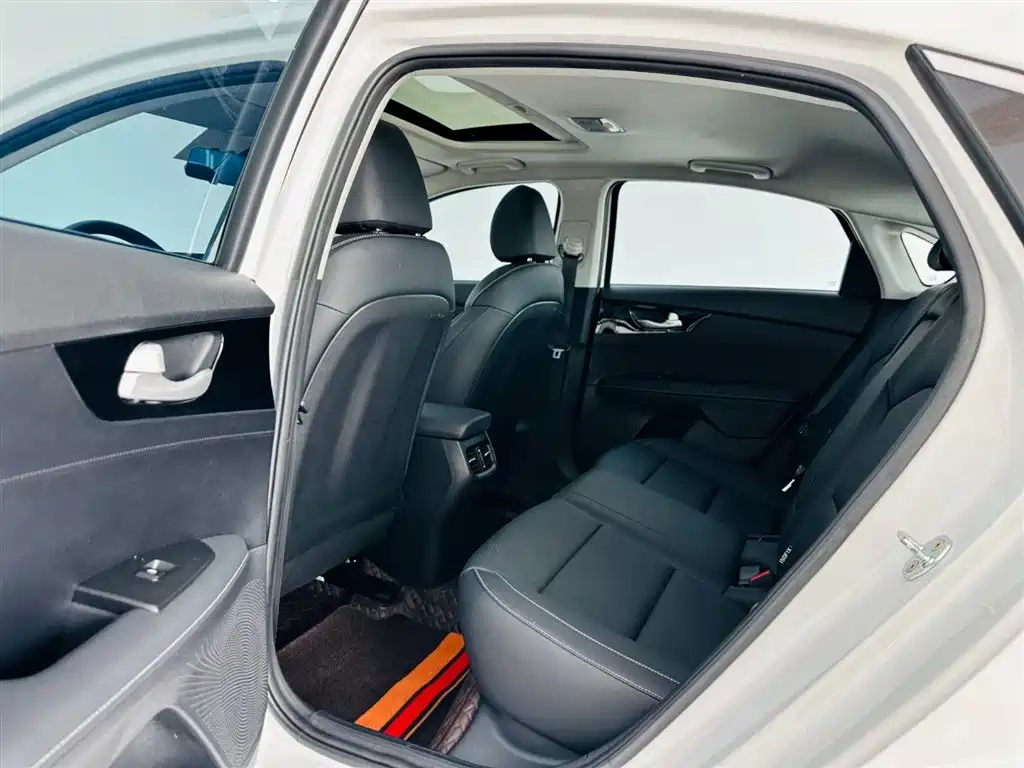 Kia K3 2021 1.5L CVT Refreshed Edition фото 14