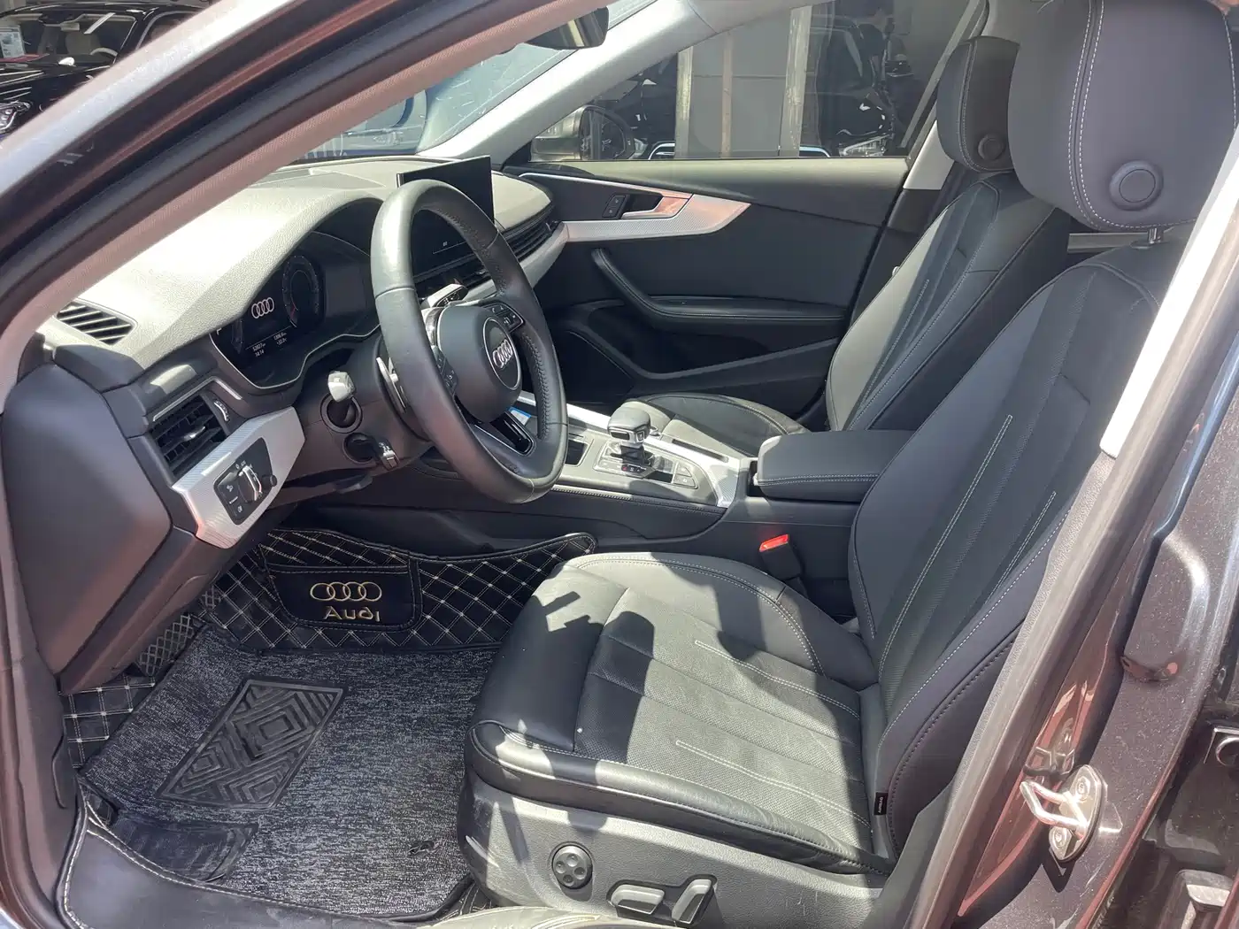 Фото 5 - Audi A4L