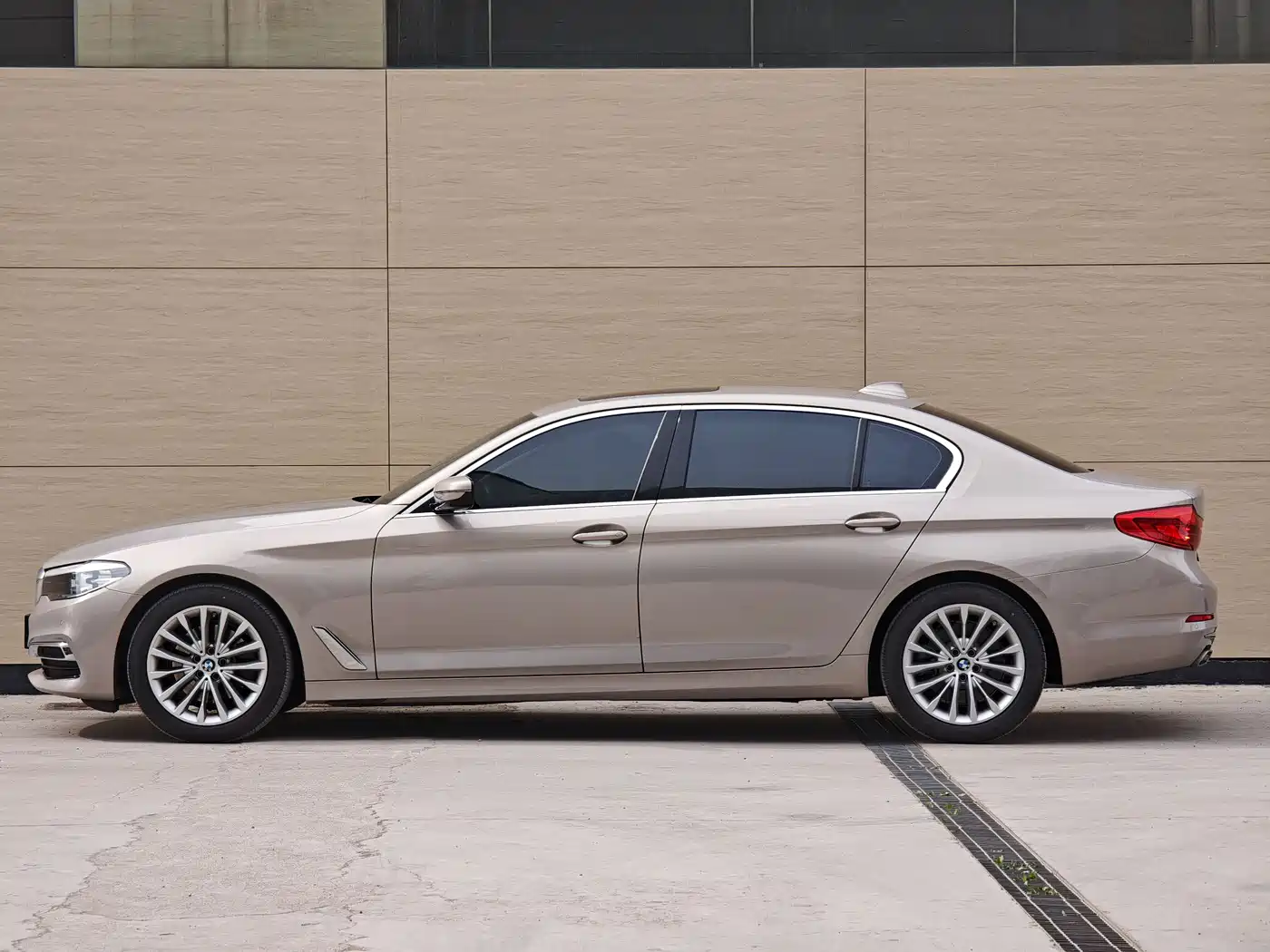 BMW 5 Series 2020 525Li Luxury Package фото 2