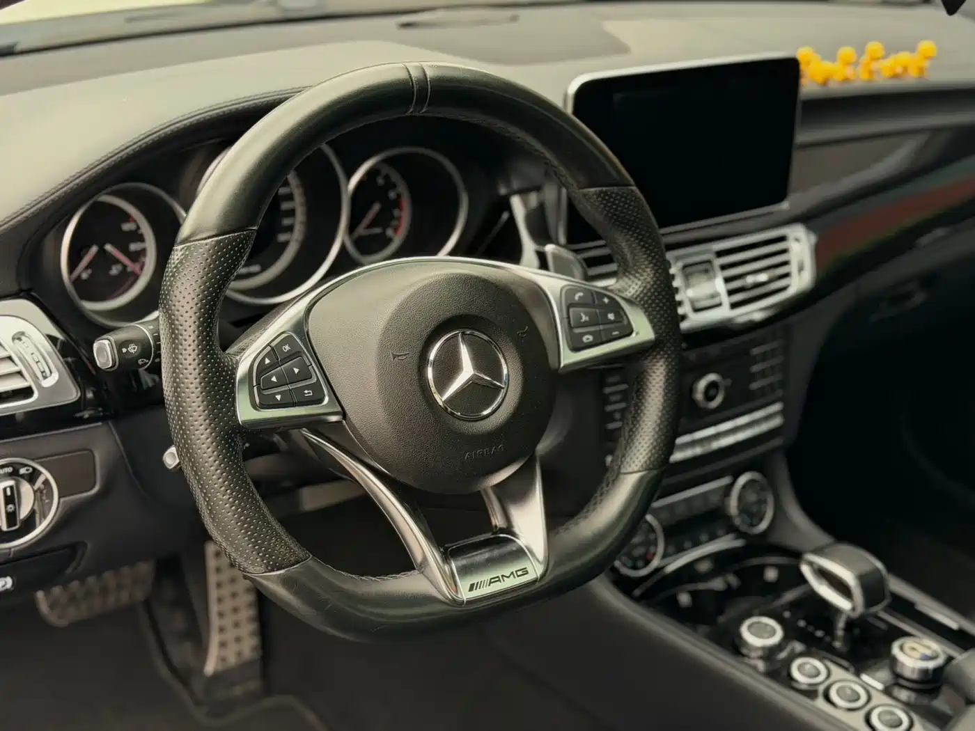 Mercedes-Benz CLS AMG 2015 AMG CLS 63 4MATIC фото 7