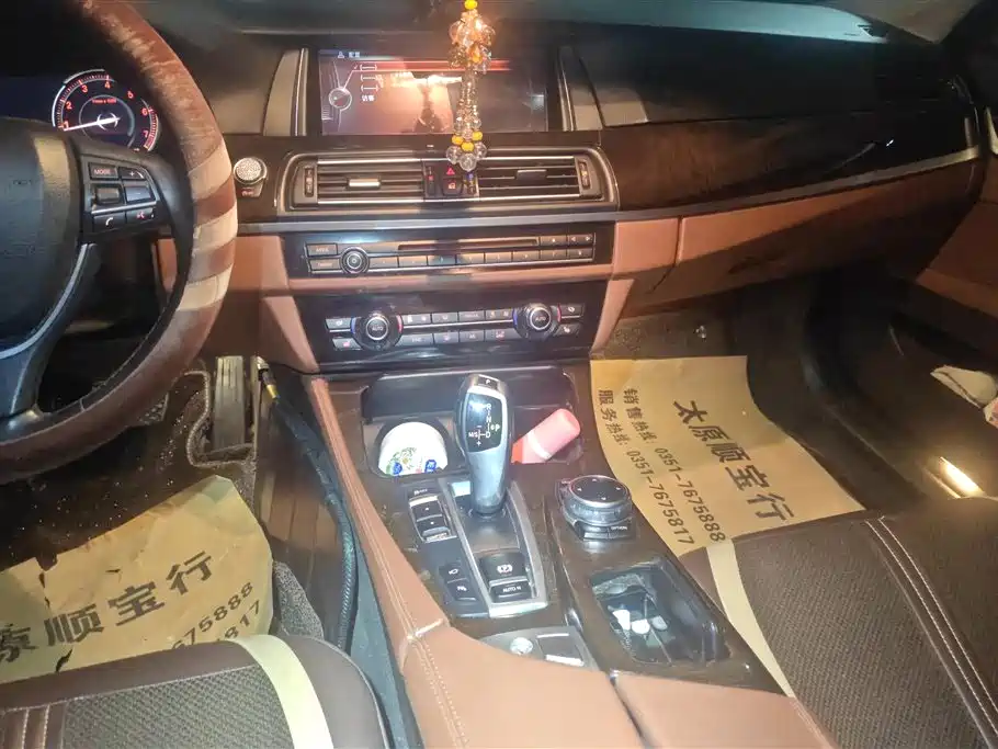 BMW 5 Series 2017 528Li Leading Edition фото 13