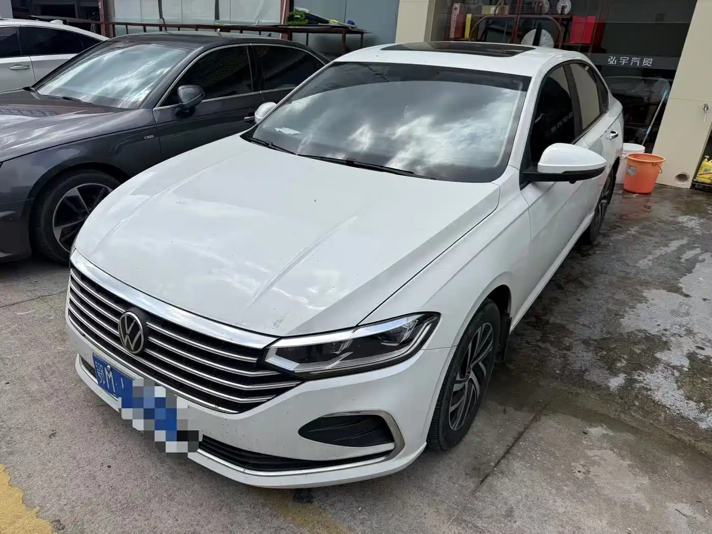 Volkswagen Lavida 2023 1.5L Auto Delight Edition фото 7