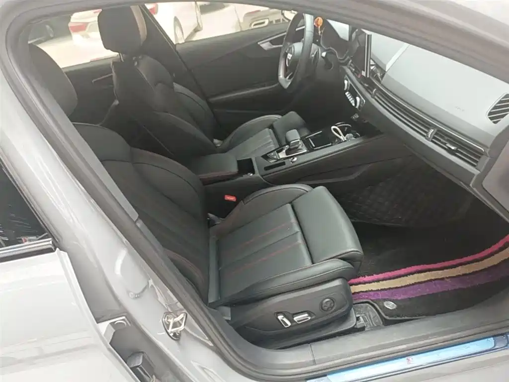 Audi A4L 2025 2 Million Celebration Edition 40 TFSI Luxury Dynamic фото 25