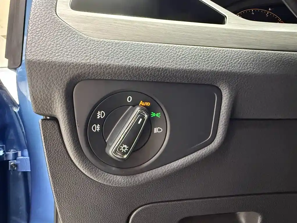 Volkswagen Touran 2022 Touran L 280TSI DSG Frontier Edition 7-seater фото 18