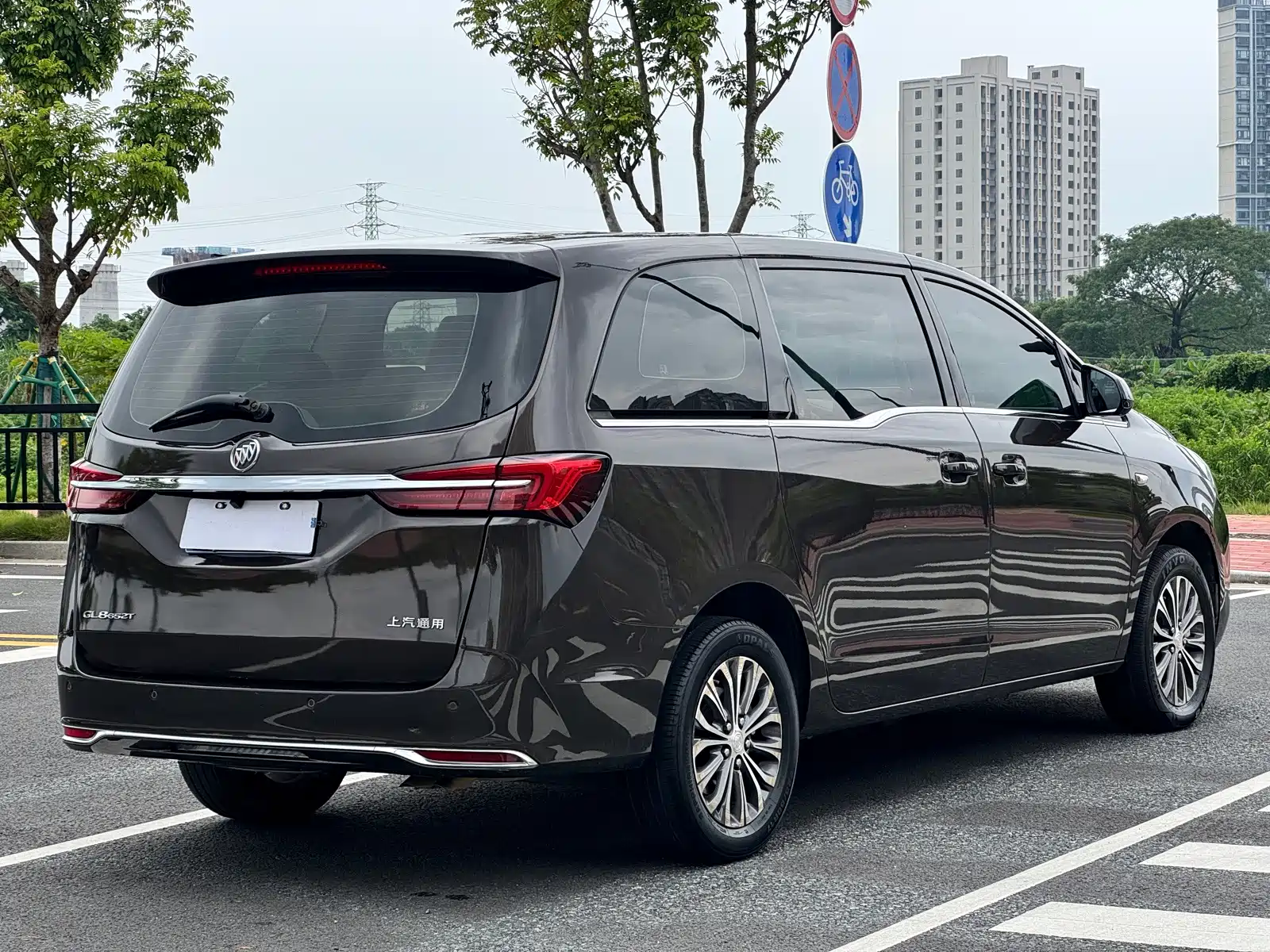 Фото 13 - Buick GL8