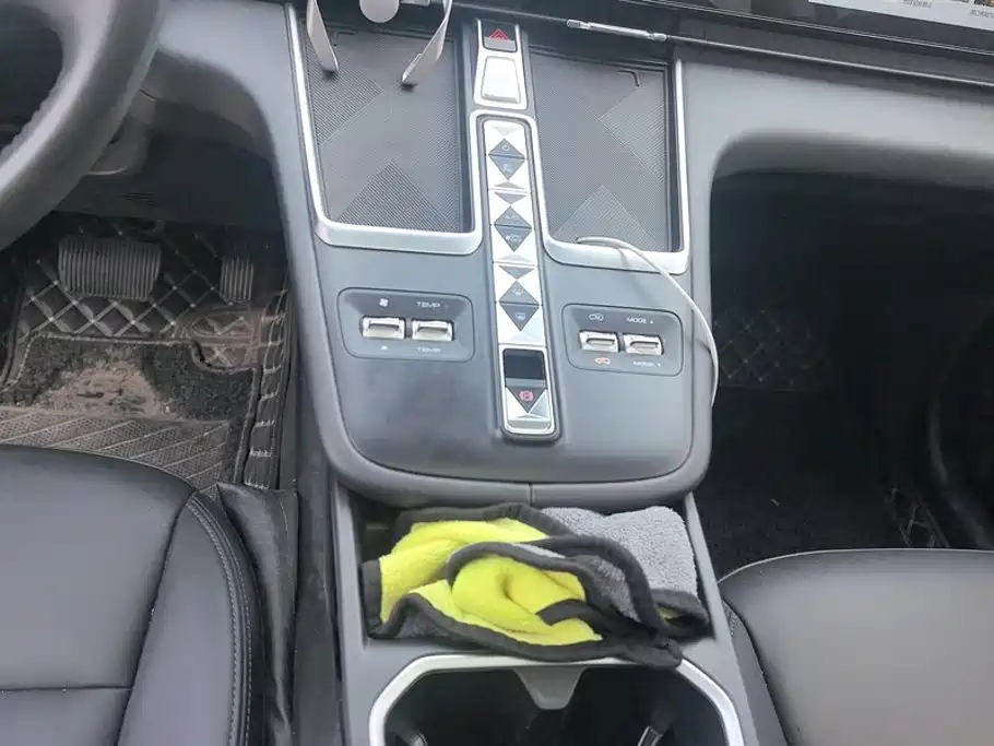 Haval Xiaolong MAX 2023 2023 1.5L Hi4 105 4WD Pilot Edition