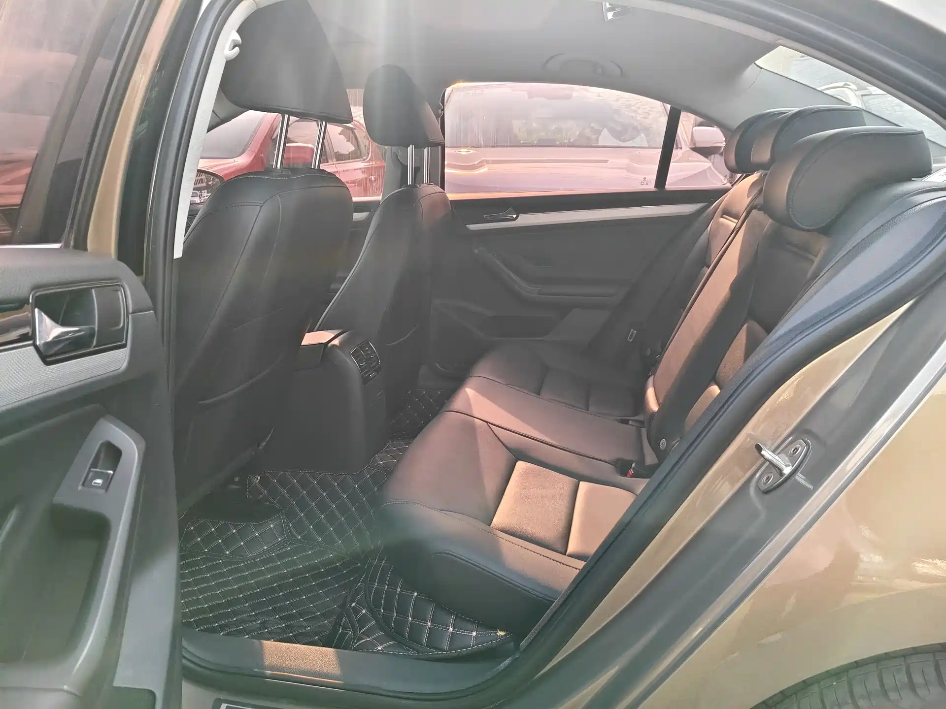 Фото 5 - Volkswagen Sagitar