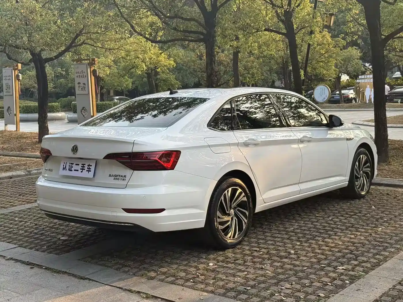 Volkswagen Sagitar 2022 280TSI DSG Surpassing Edition фото 10