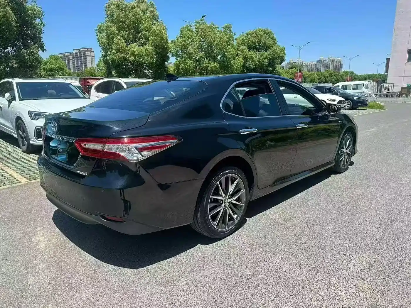 Toyota Camry 2021 Hybrid 2.5HG Luxury Edition фото 7