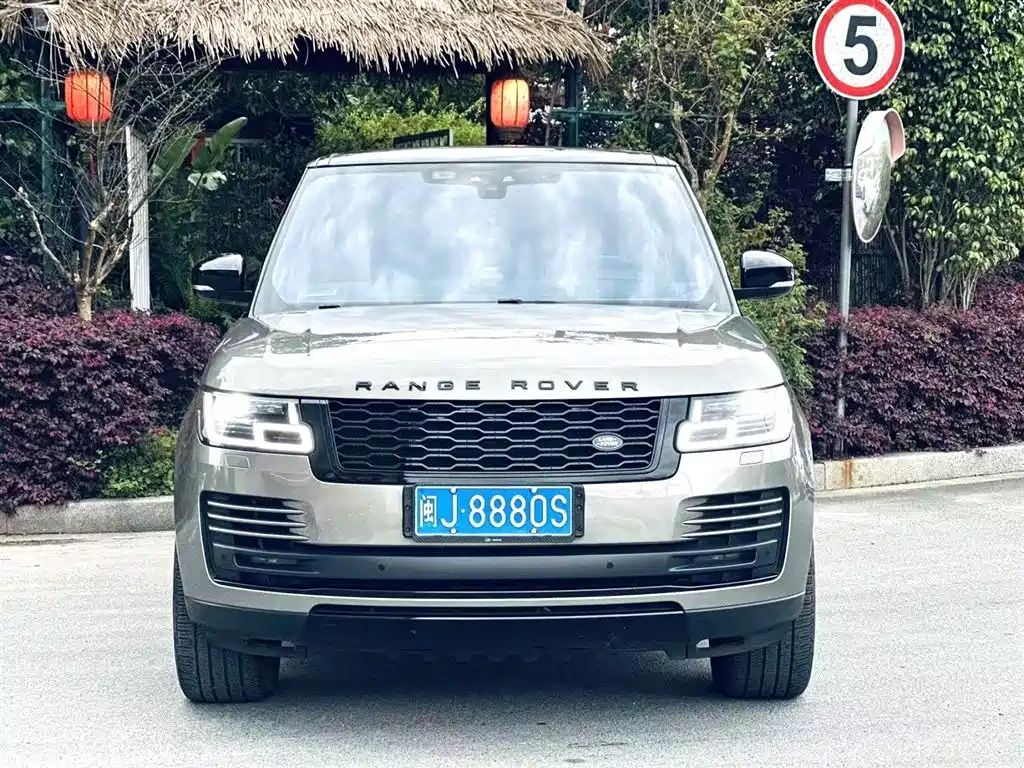 Land Rover Range Rover 2018 3.0 SC V6 Vogue SE Genesis Extended Edition фото 2