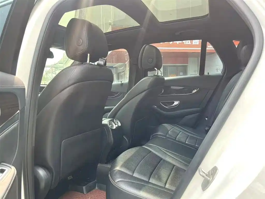 Mercedes-Benz GLC 2017 GLC 260 4MATIC Luxury фото 5