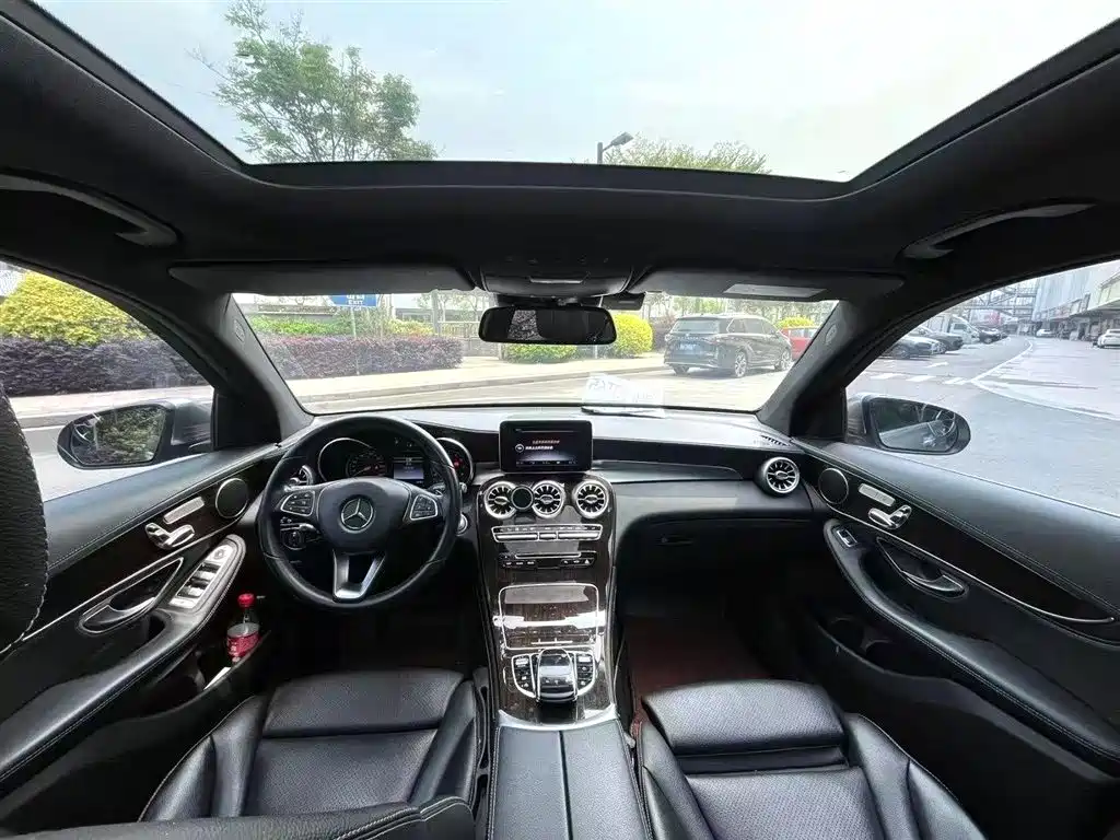 Mercedes-Benz GLC 2017 GLC 260 4MATIC Luxury фото 3