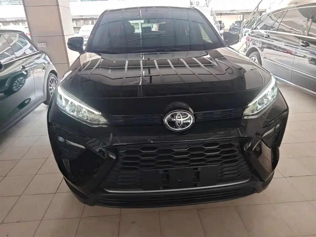 Toyota Wildlander 2023 2.0L CVT FWD LE фото 3
