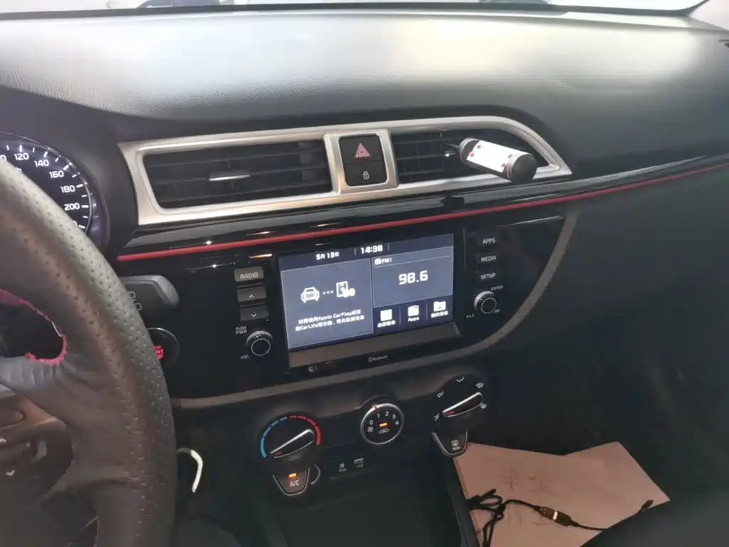 Kia KX CROSS 2018 2017 1.4L AT GLS