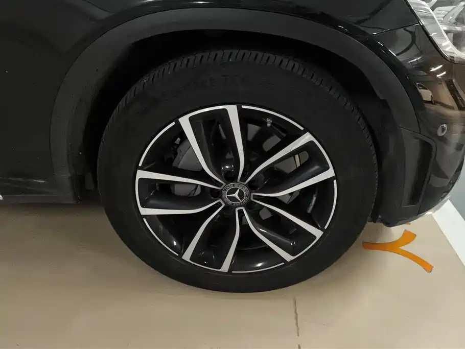 Mercedes-Benz GLC 2022 Model GLC 260 L 4MATIC Luxury Edition фото 6