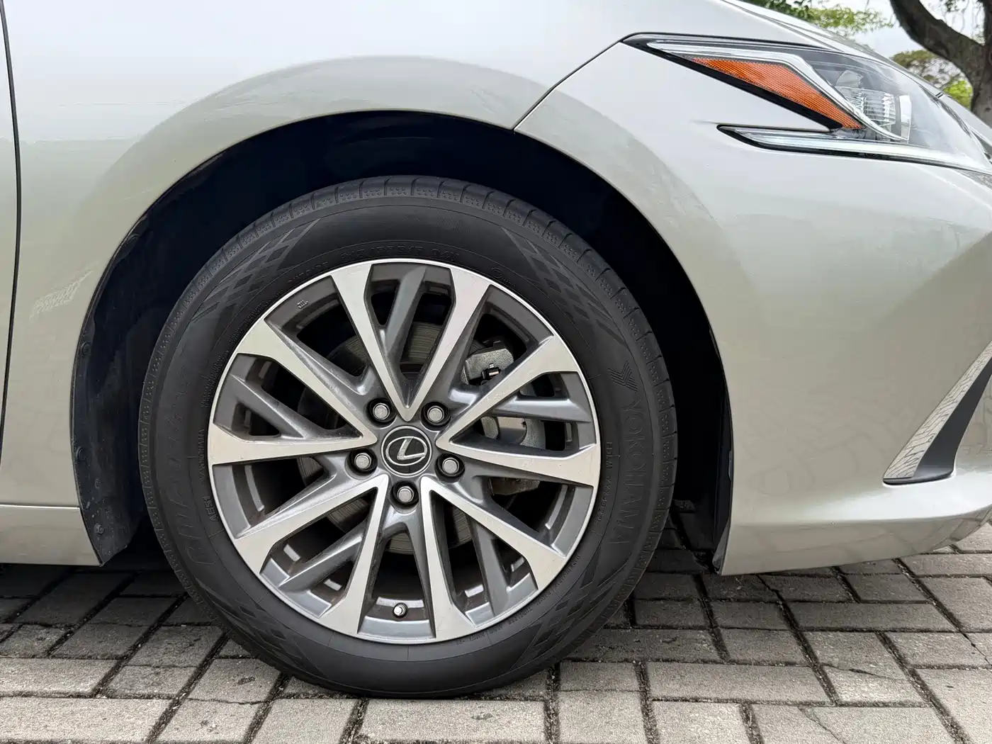 Lexus ES 2022 200 Excellence Edition фото 19