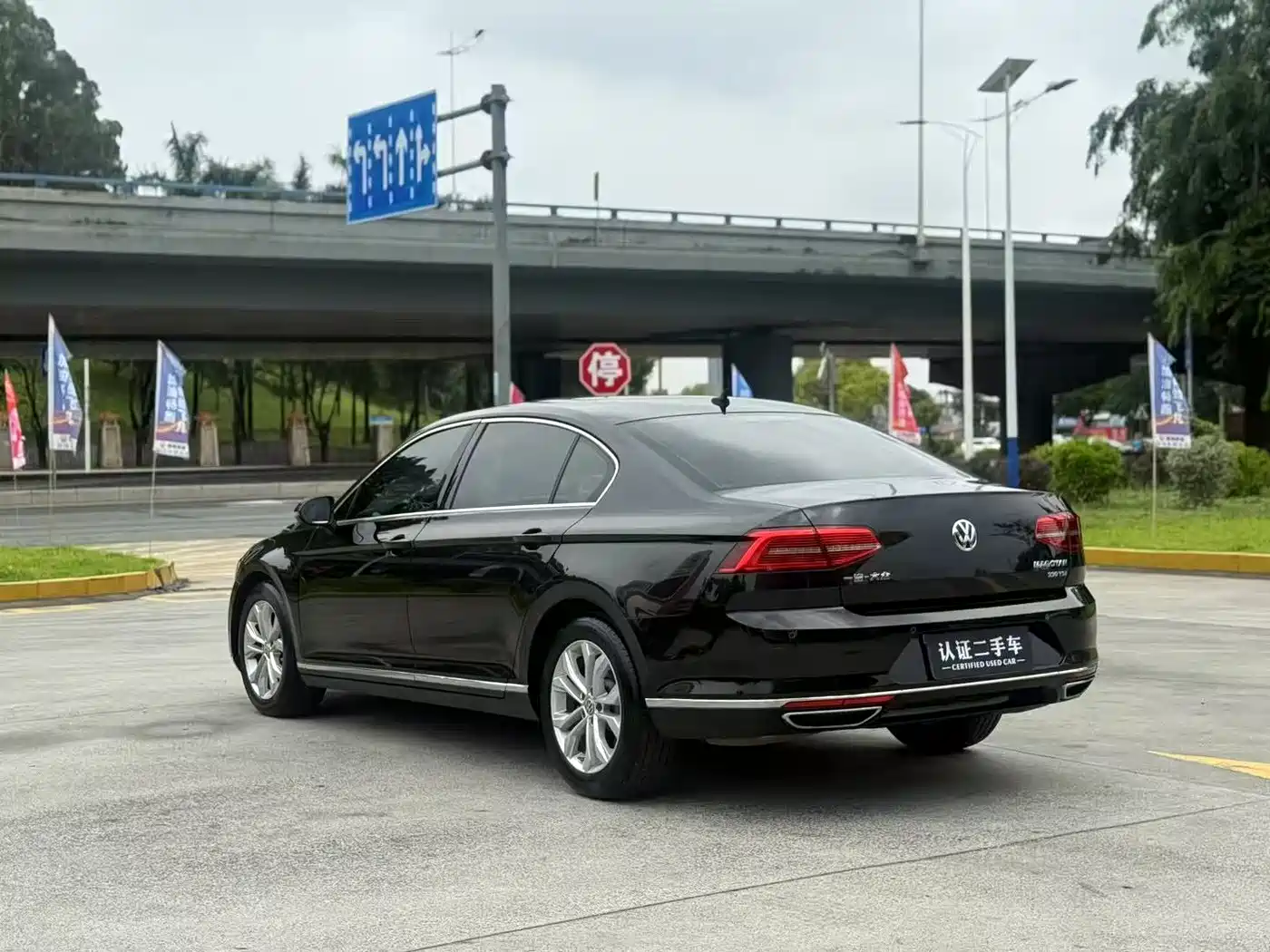 Volkswagen Magotan 2019 330TSI DSG Luxury Class China VI фото 3