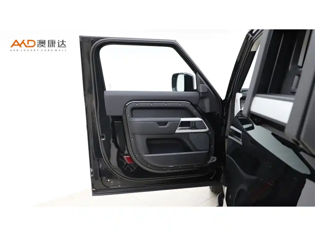 Land Rover Defender 2023 Facelift 90 3.0T P400 XS фото 10