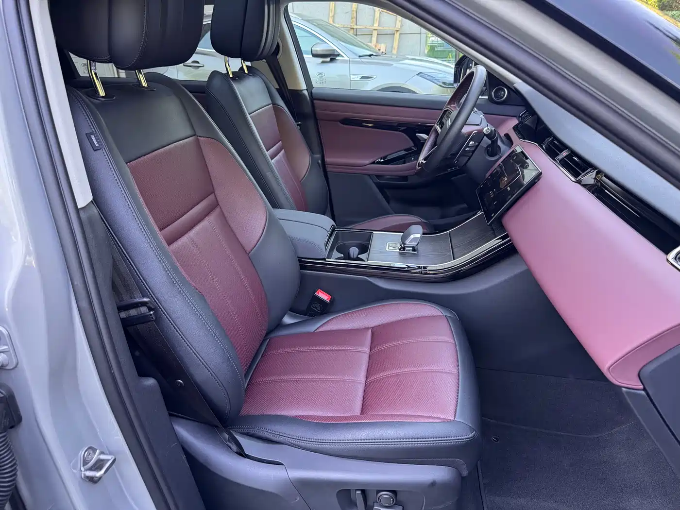 Land Rover Range Rover Evoque 2024 Range Rover Evoque L 249PS Light Master Edition фото 20
