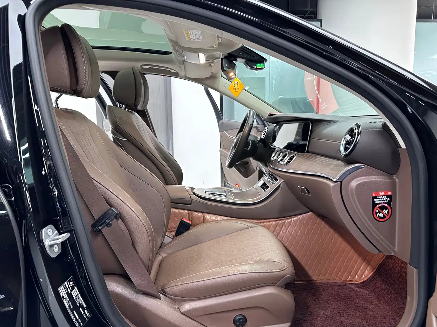 Mercedes-Benz E-Class 2022 E 300 L Fashion фото 13