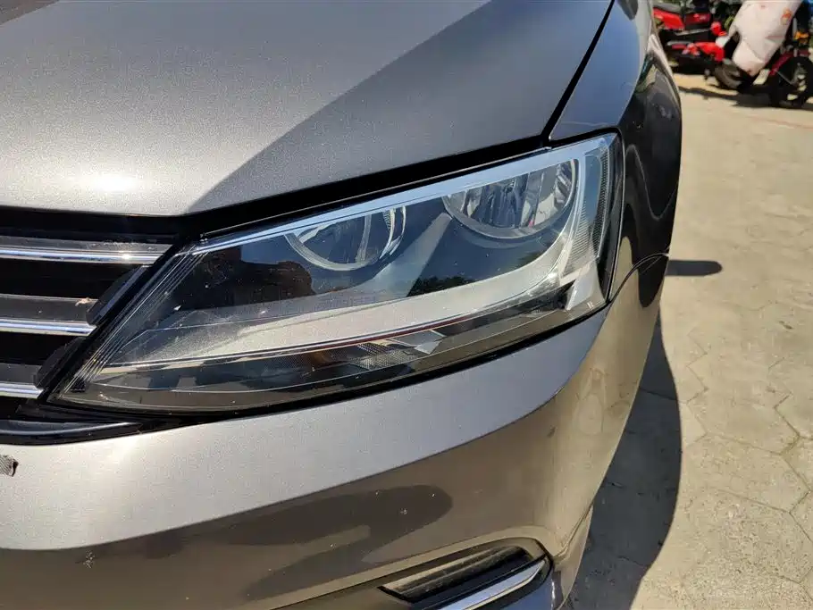 Volkswagen Sagitar 2015 1.6L Manual Comfort фото 5
