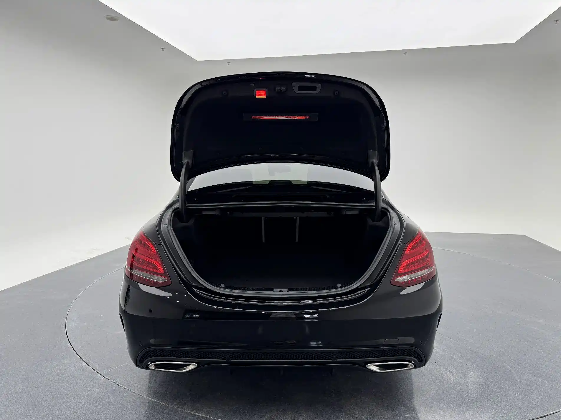 Фото 18 - Mercedes-Benz C-Class