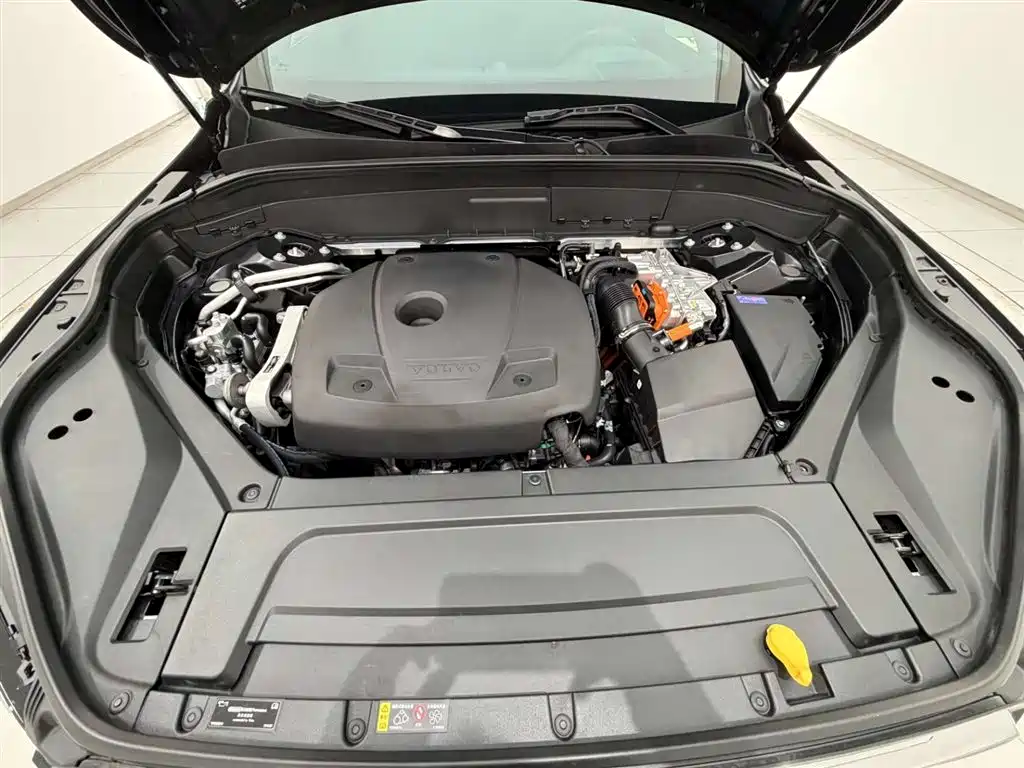 VOLVO XC90 PLUG IN HYBRID