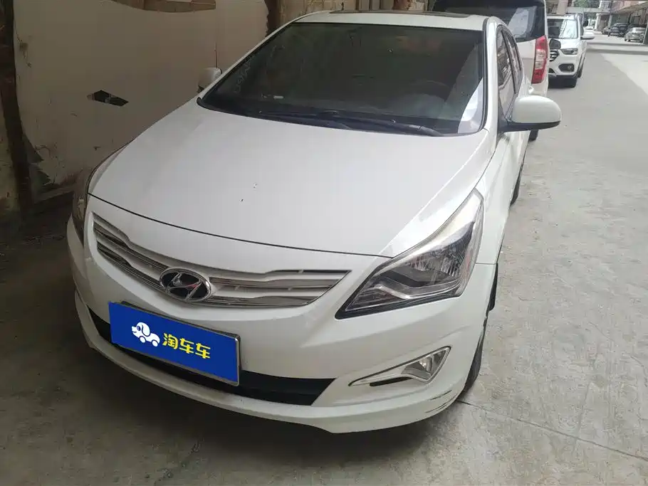 Hyundai Reina 2014 1.4L Manual GLX