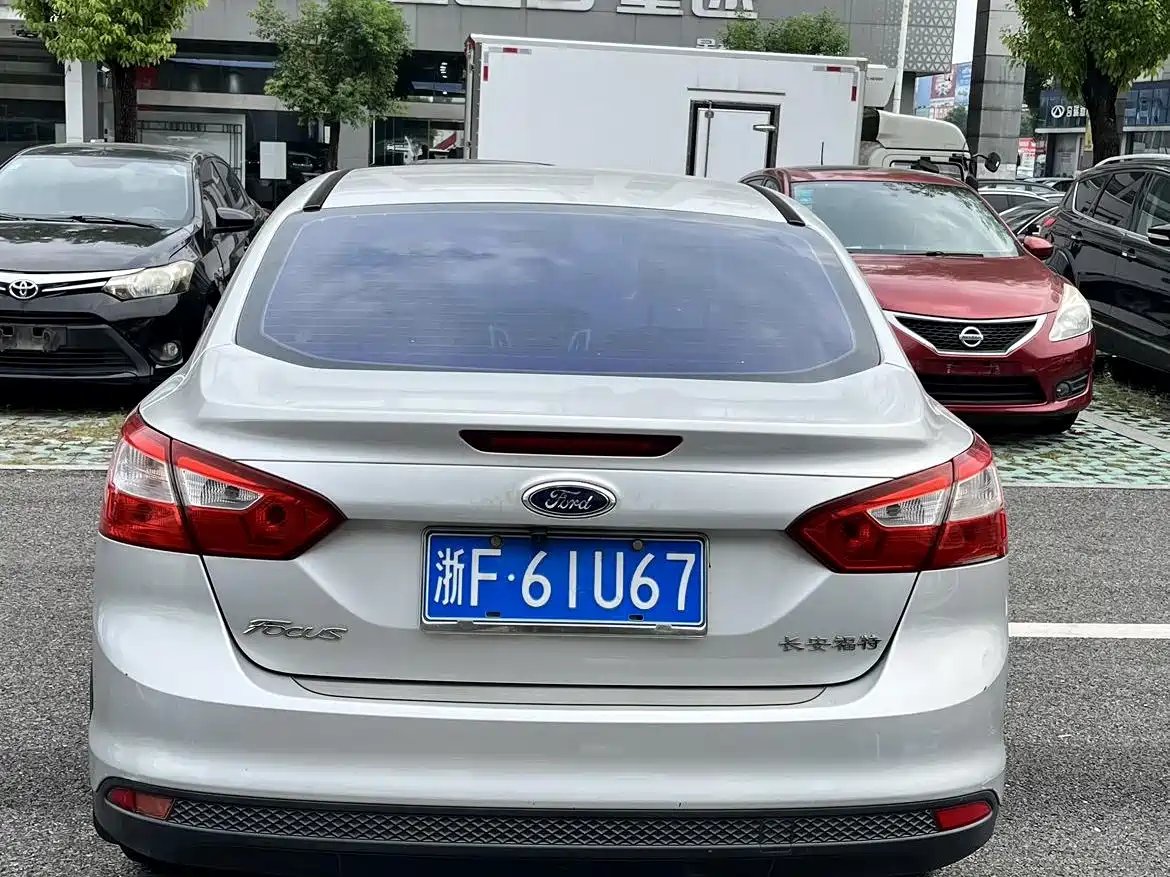 Фото 4 - Ford Focus