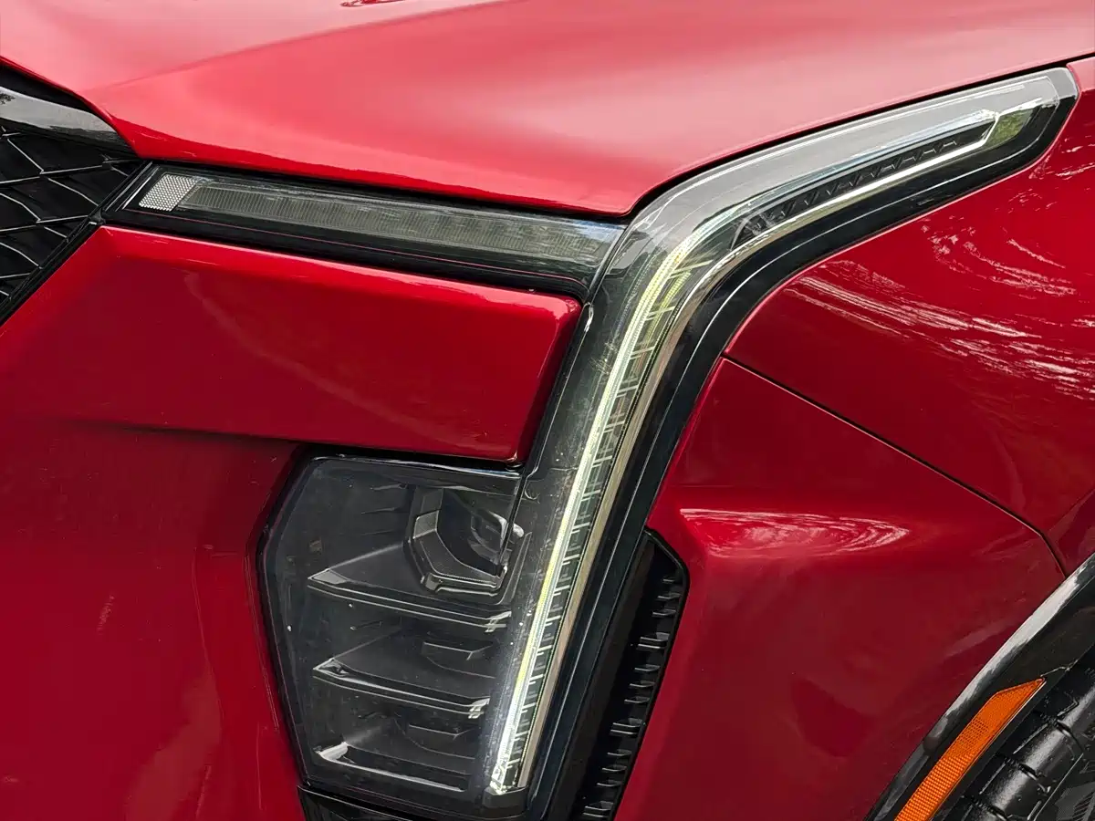 Cadillac XT4 2023 2024 28T 4WD Luxury Edition