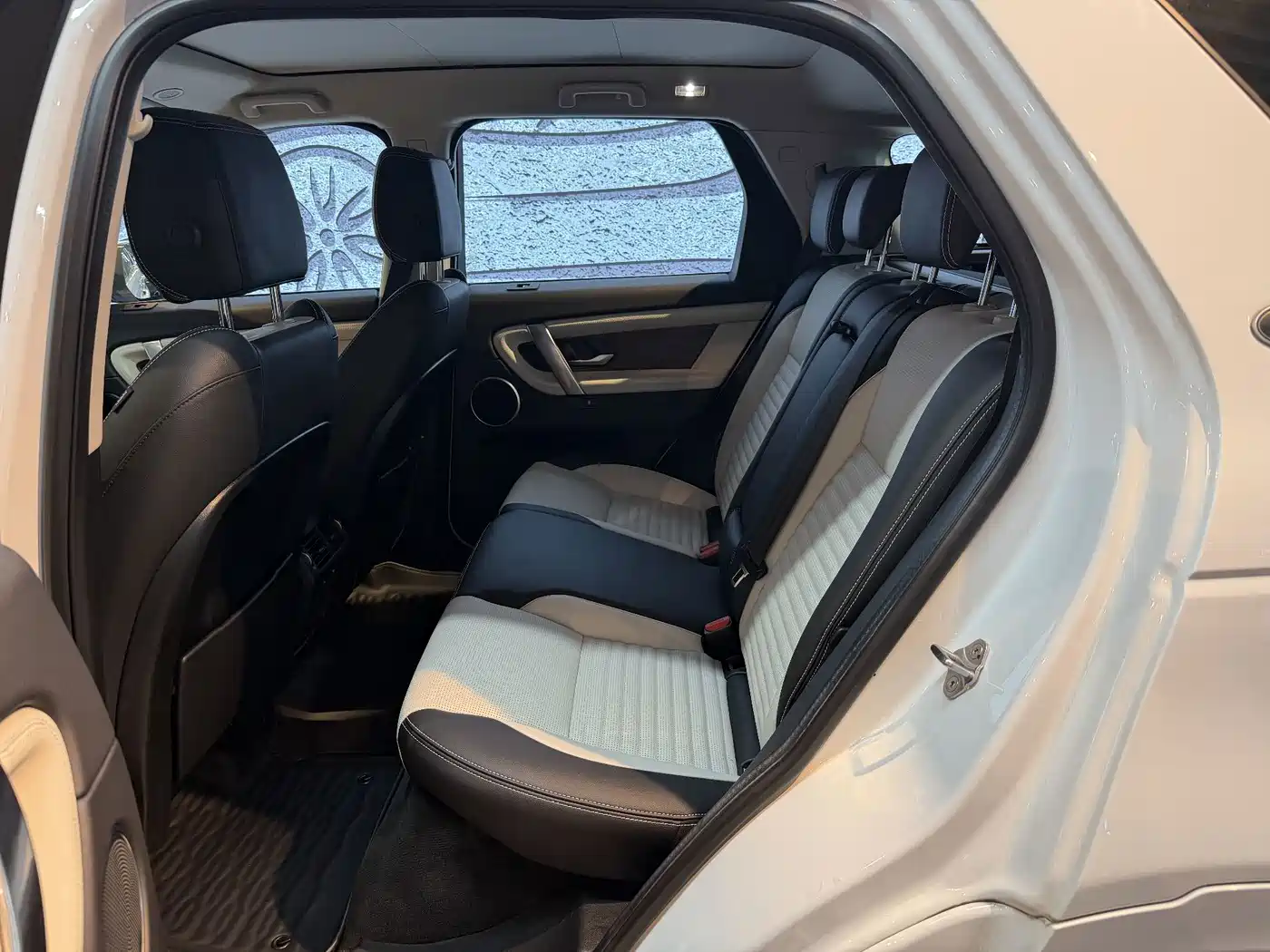 Фото 7 - Land Rover Discovery Sport PHEV