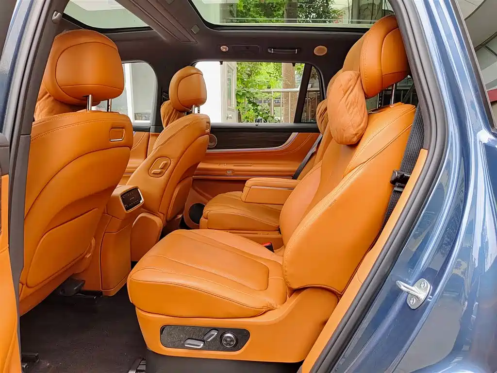 AITO Wenjie AITO M9 2024 Extended Range Ultra 42kWh 6-Seater фото 8