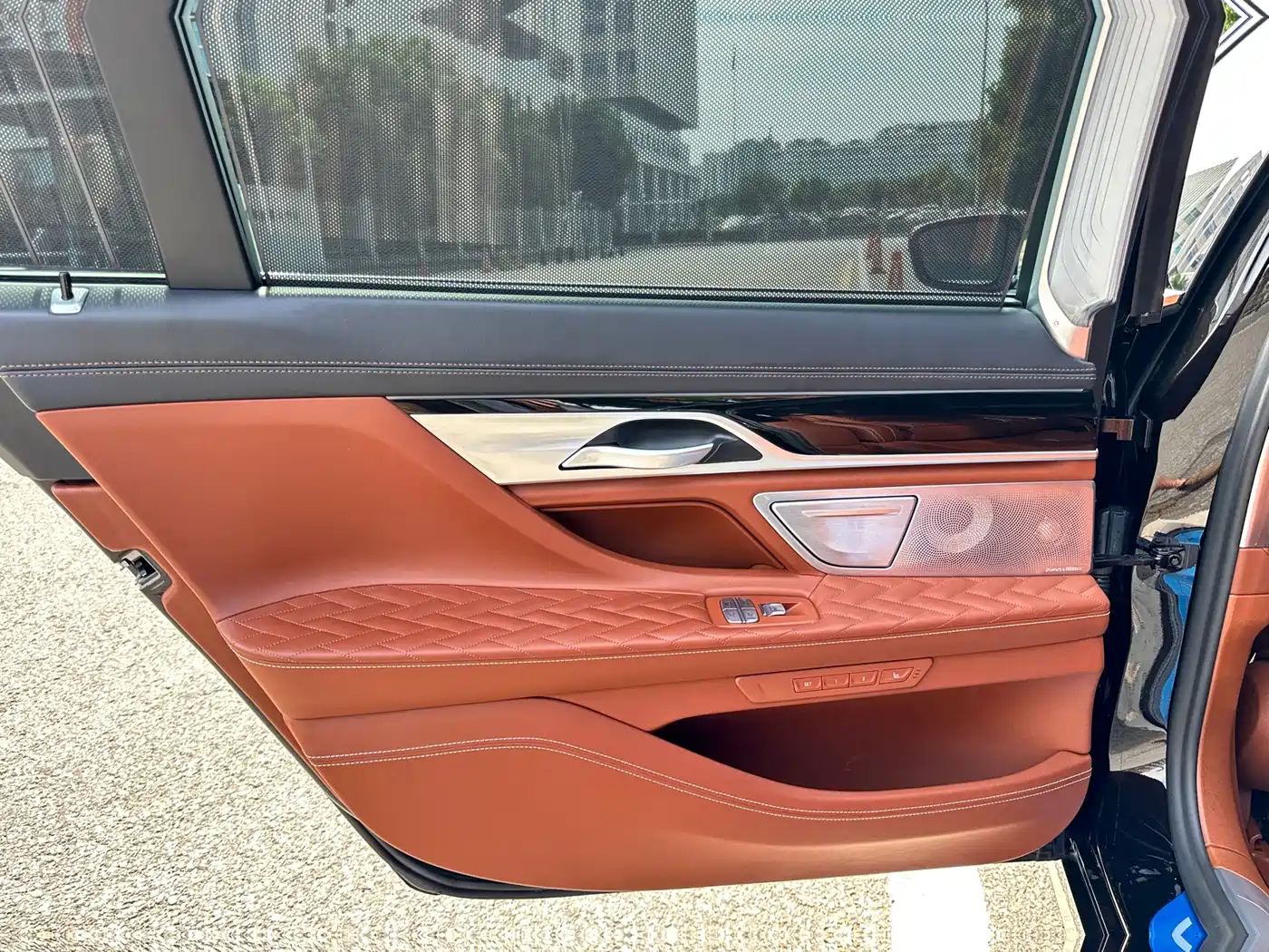 Photo 18 - BMW 7 Series